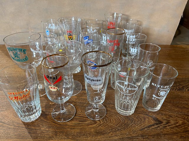 Lot bierglazen voor verzameling - afbeelding 1 van  5