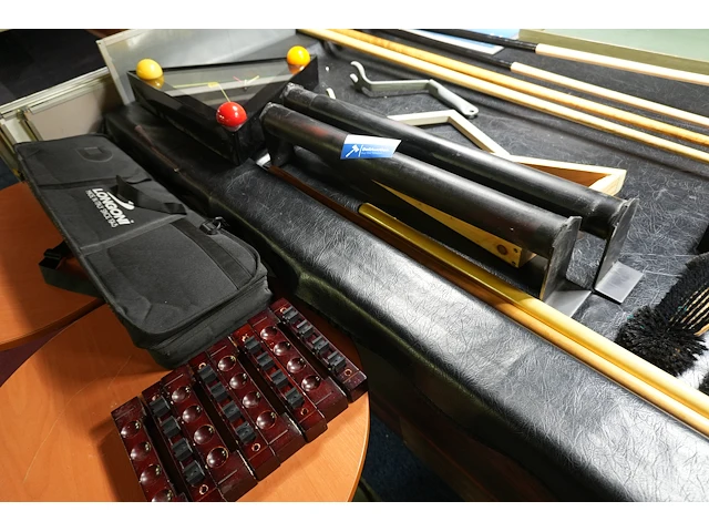 Lot biljartaccessoires - afbeelding 1 van  8