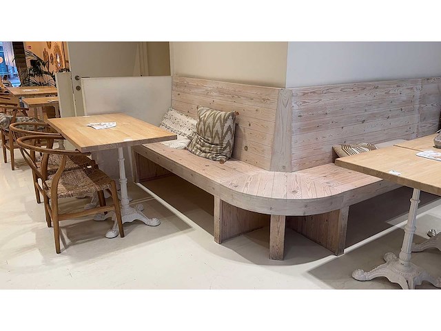 Lot binnenmeubels - tafels, stoelen en zitbanken (horeca/interieur) - afbeelding 14 van  21