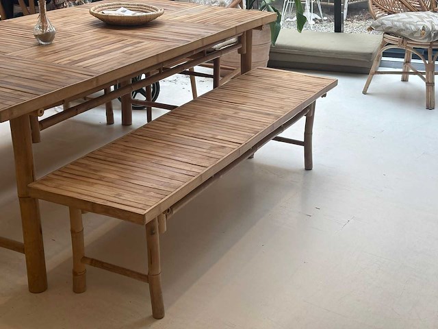 Lot binnenmeubels - tafels, stoelen en zitbanken (horeca/interieur) - afbeelding 12 van  21