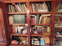 Lot boeken en diversen volgens foto - afbeelding 1 van  3
