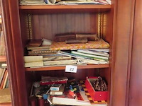 Lot boeken en diversen volgens foto - afbeelding 2 van  3