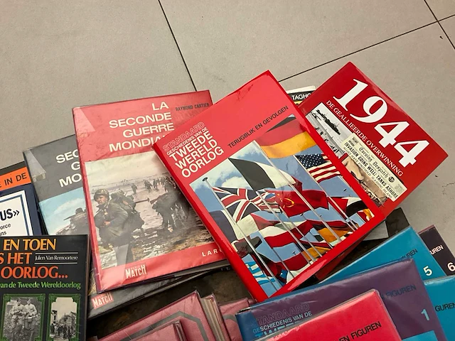 Lot boeken tweede wereldoorlog — geschiedenis in beeld en woord - afbeelding 4 van  6