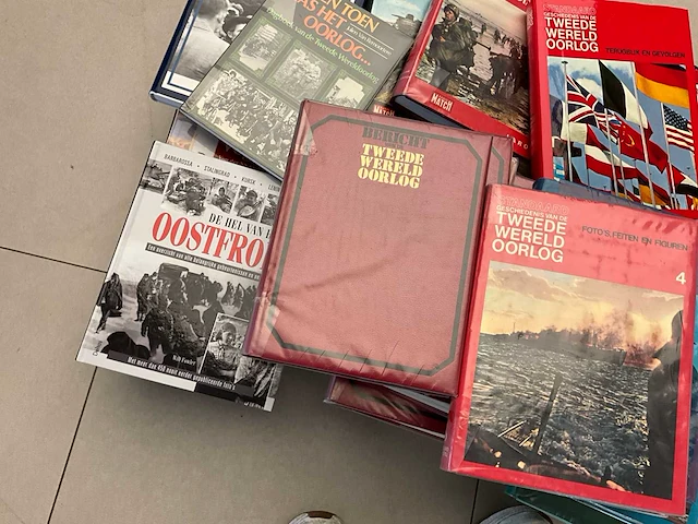 Lot boeken tweede wereldoorlog — geschiedenis in beeld en woord - afbeelding 6 van  6