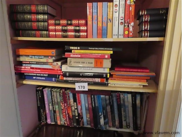 Lot boeken volgens foto's - afbeelding 1 van  3