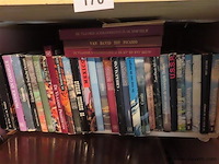 Lot boeken volgens foto's - afbeelding 2 van  3