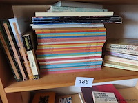 Lot boeken volgens foto's - afbeelding 2 van  4