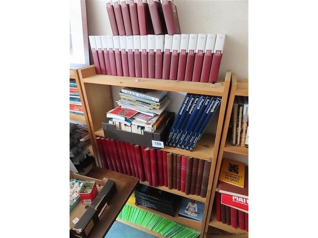 Lot boeken volgens foto's - afbeelding 1 van  4