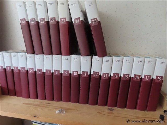 Lot boeken volgens foto's - afbeelding 2 van  4