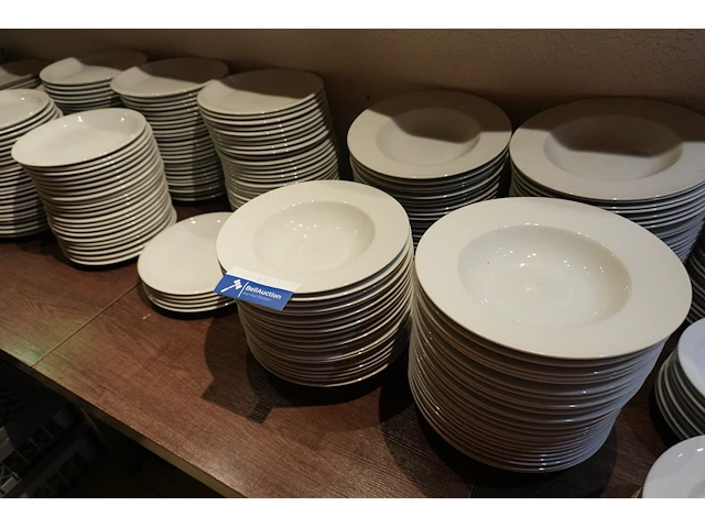 Lot borden: plat, diep, soep en onderzetbordjes - afbeelding 9 van  11