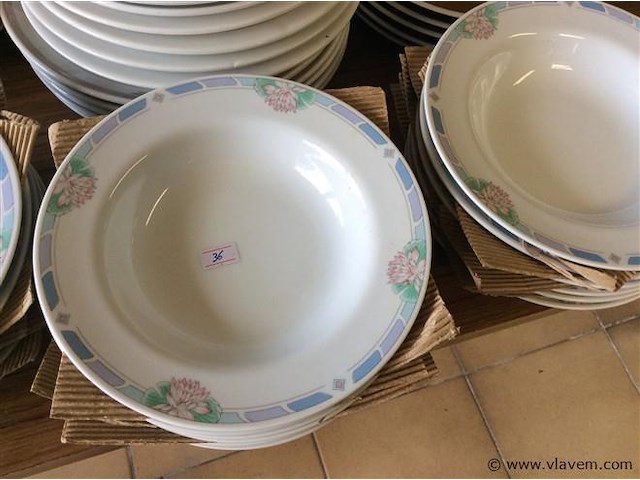 Lot borden + tassen - afbeelding 3 van  3