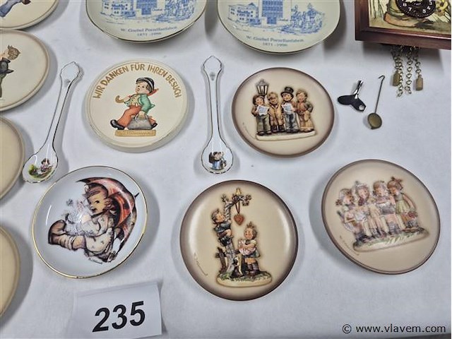 Lot bordjes, klokje, lepels…. - afbeelding 4 van  5