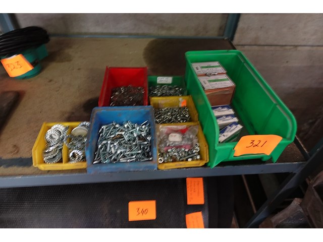 Lot bouten, vijzen, moeren, vloten - afbeelding 1 van  5