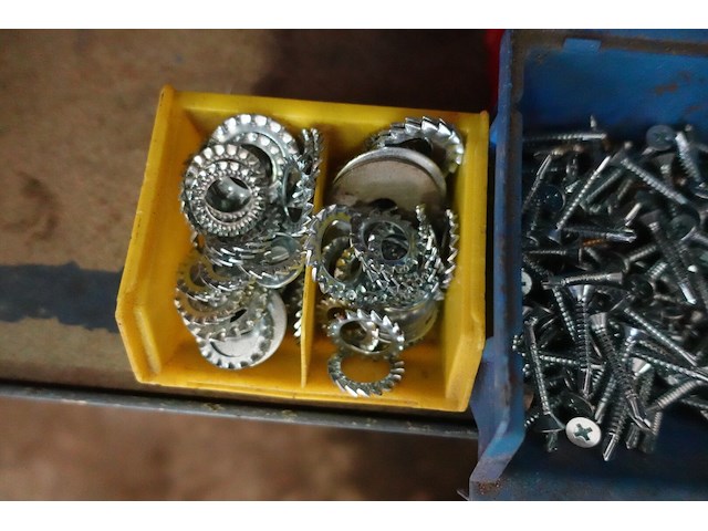 Lot bouten, vijzen, moeren, vloten - afbeelding 5 van  5