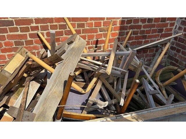 Lot (brand)hout - afbeelding 1 van  1