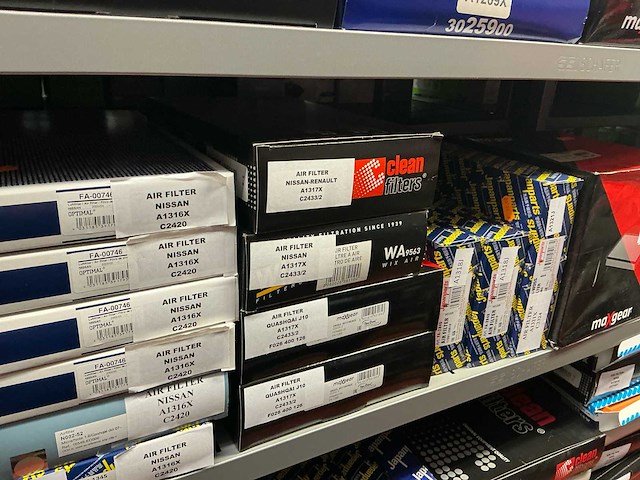 Lot brandstof, lucht en oliefilters - afbeelding 12 van  36