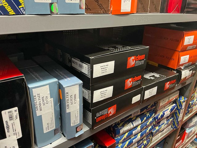 Lot brandstof, lucht en oliefilters - afbeelding 16 van  36