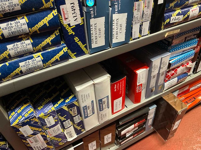 Lot brandstof, lucht en oliefilters - afbeelding 17 van  36