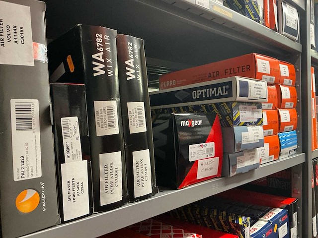 Lot brandstof, lucht en oliefilters - afbeelding 20 van  36