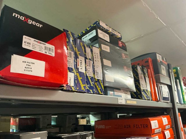 Lot brandstof, lucht en oliefilters - afbeelding 29 van  37