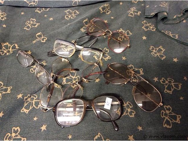 Lot brillen - afbeelding 1 van  2