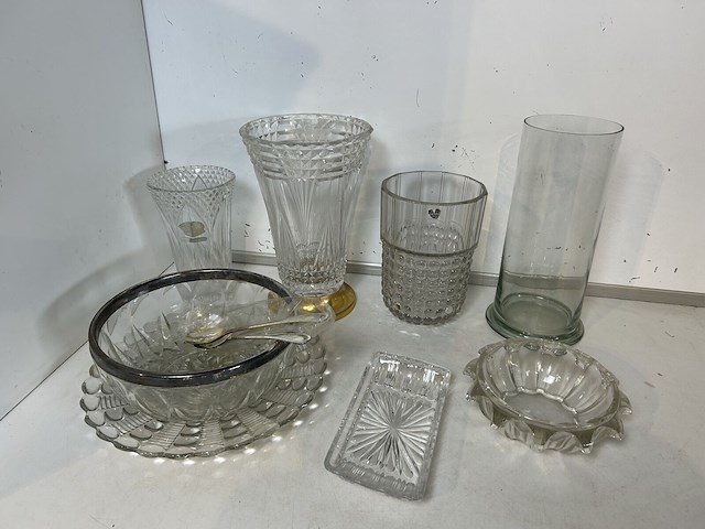 Lot brocante glaswerk (8 items)3 - afbeelding 1 van  1