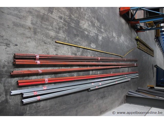 Lot buizen - afbeelding 2 van  2