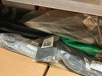 Lot carrosserie onderdelen - afbeelding 2 van  10