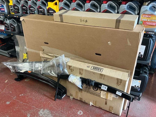 Lot carrosserie onderdelen - afbeelding 1 van  10