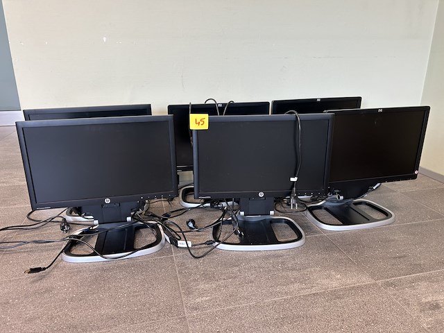 Lot computerschermen (6) - afbeelding 1 van  3