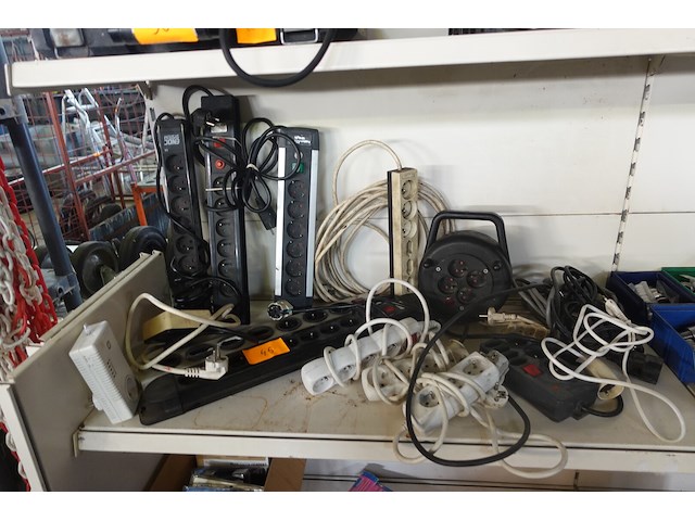 Lot contactdozen - afbeelding 1 van  6