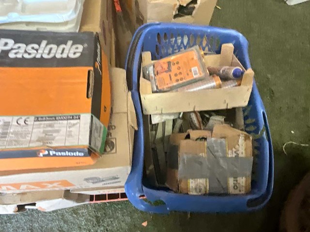 Lot dakbevestings materiaal - afbeelding 5 van  9