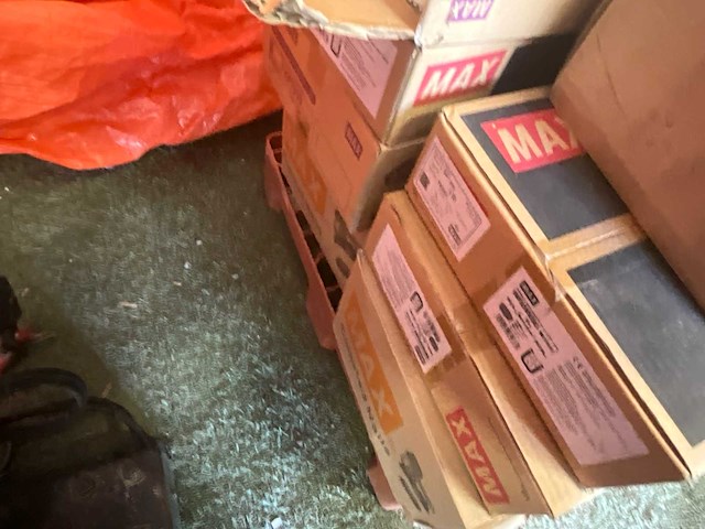 Lot dakbevestings materiaal - afbeelding 7 van  9