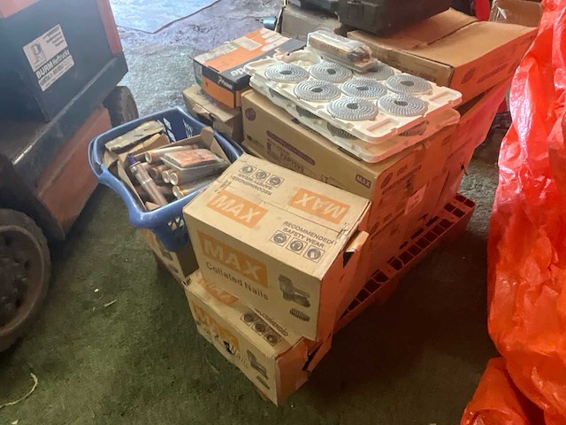 Lot dakbevestings materiaal - afbeelding 9 van  9
