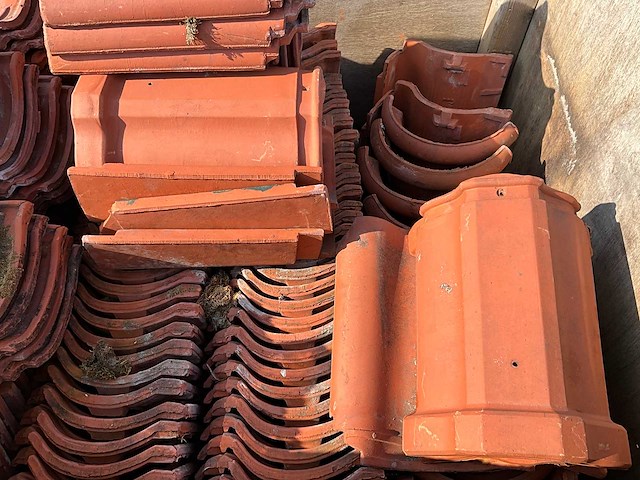 Lot dakpannen 130stuks van dordt - afbeelding 1 van  2