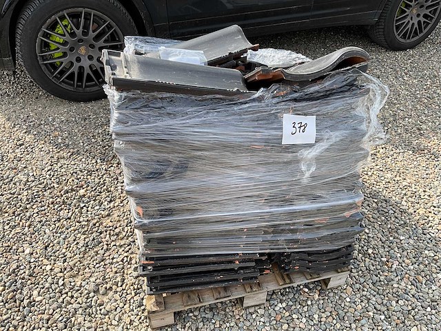 Lot dakpannen holstein plus 80stuks zwart - afbeelding 1 van  3