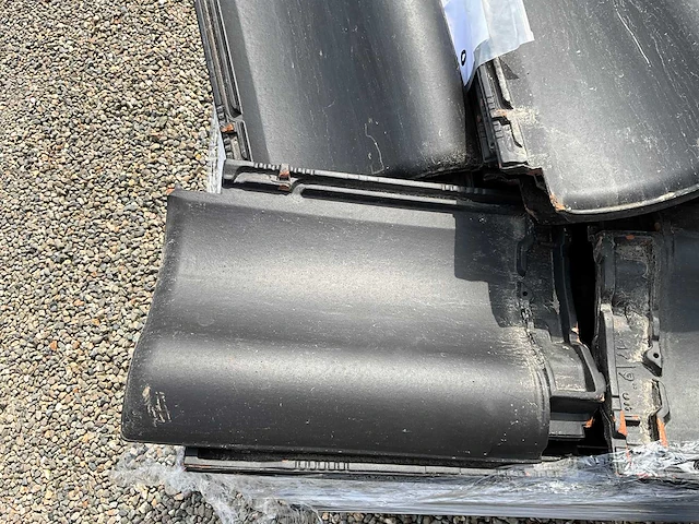 Lot dakpannen holstein plus 80stuks zwart - afbeelding 2 van  3