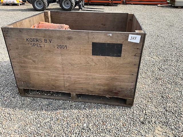 Lot dakpannen in palletbox - afbeelding 1 van  2