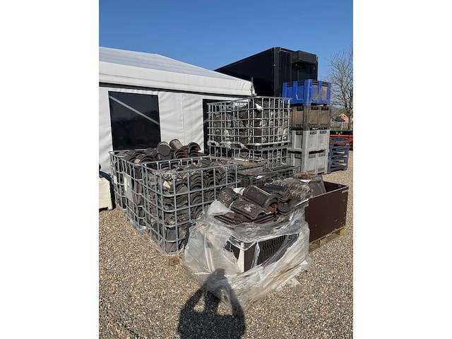 Lot dakpannen monier 2000stuks - afbeelding 2 van  8
