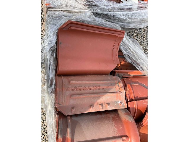 Lot dakpannen rood 280stuks - afbeelding 1 van  1