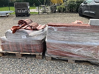 Lot dakpannen rood 280stuks - afbeelding 1 van  4