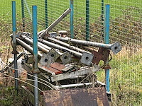 Lot dakpannen + stapelbokken - afbeelding 1 van  2