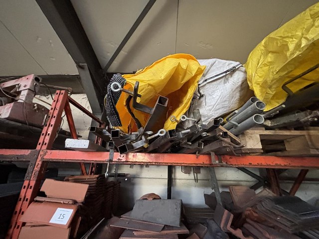 Lot dakpannen+restinhoud+stellng - afbeelding 17 van  17