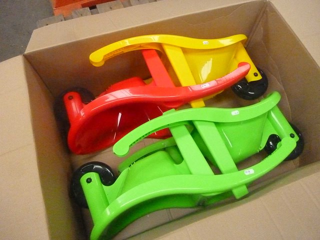 Lot de 21 brouettes enfants - afbeelding 1 van  6