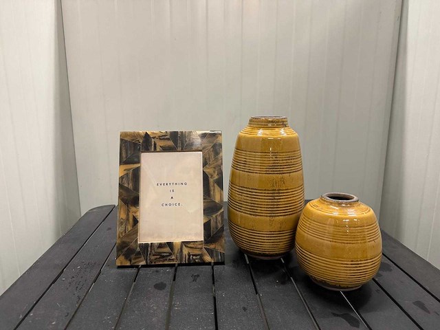 Lot decoratie - geelbruin - afbeelding 1 van  2