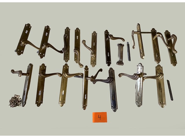 Lot deurklinken - afbeelding 1 van  1