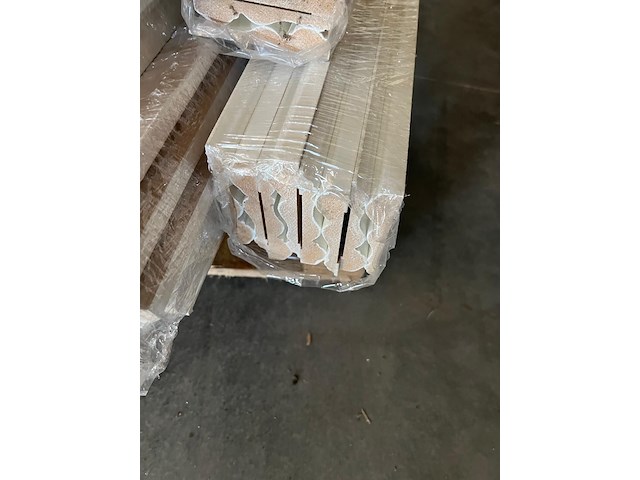 Lot deurlijsten - afbeelding 2 van  2