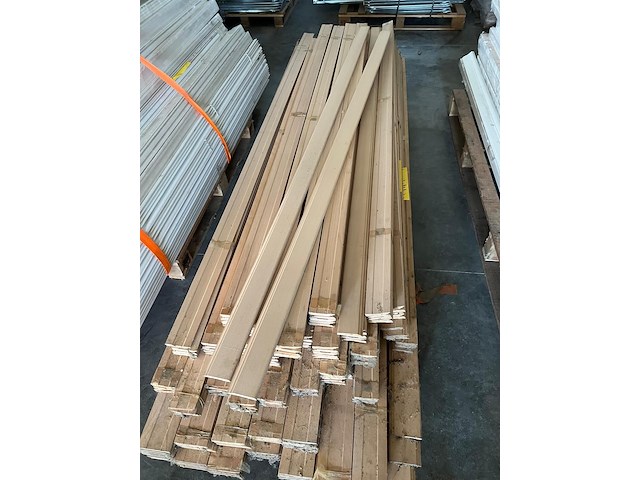 Lot deurlijsten - afbeelding 1 van  1