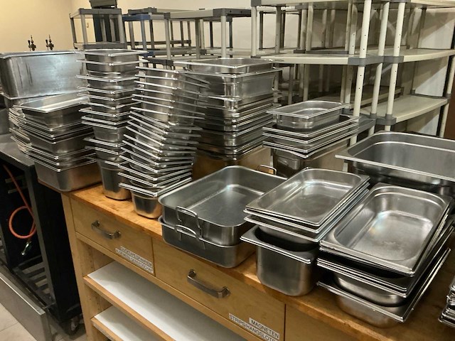 Lot diepe gastronormbakken - afbeelding 1 van  8