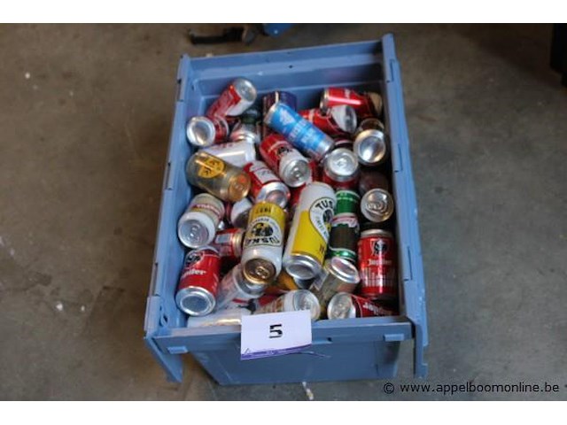 Lot div blikjes bier, zonder de pvc bak - afbeelding 1 van  1